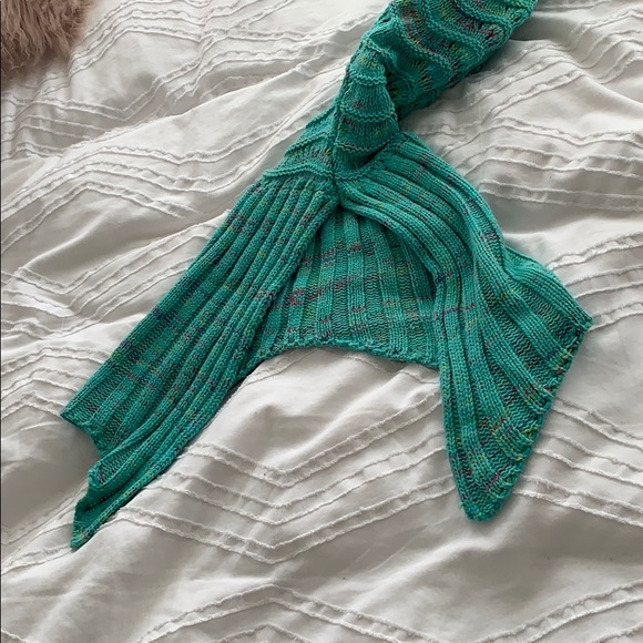 Knit Mermaid Blanket - NWOT - Picture 4 of 4